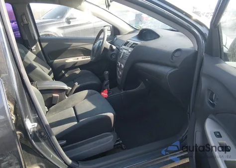 2010 Toyota Yaris z USA, uszkodzony, nr VIN JTDBT4K31A1396434